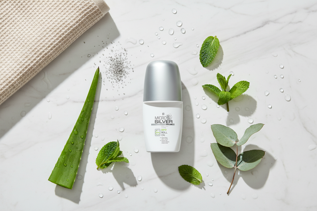Déodorant Roll-On Microsilver Plus LR Health & Beauty entouré d'ingrédients naturels apaisants